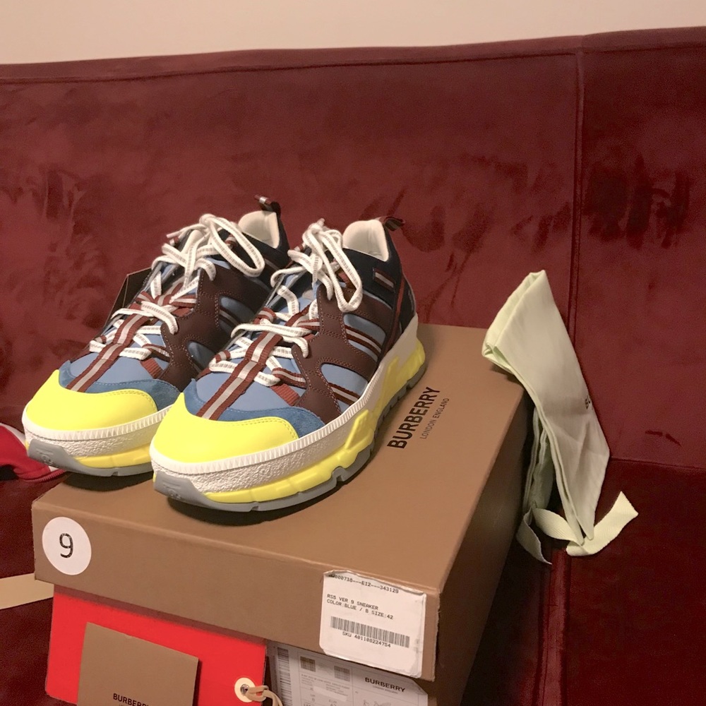 Burberry Nylon Nubuck Suede-Union - Picture 1 of 8